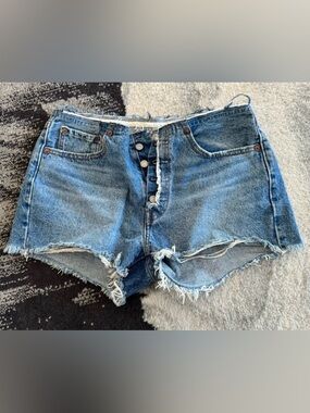 Levi's 501 Denim Shorts Raw Hem With Buttons Medium Wash Size 28